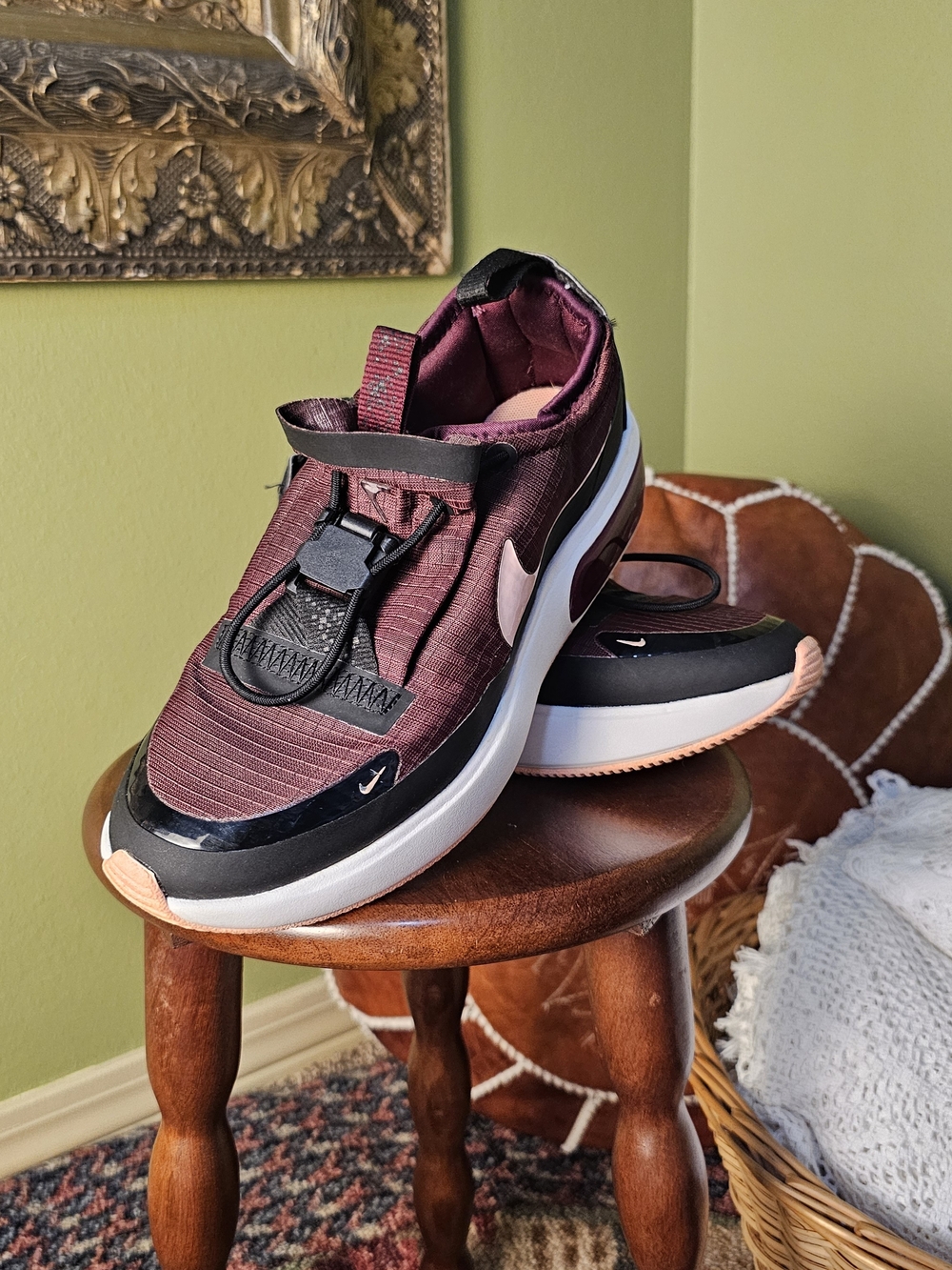 Nike Air Max Dia Winter Night Maroon Pink Toggle Sneakers Women's Size 7